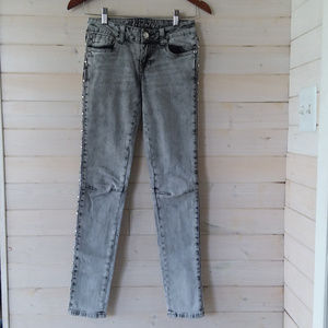 ripped jeans all the way up